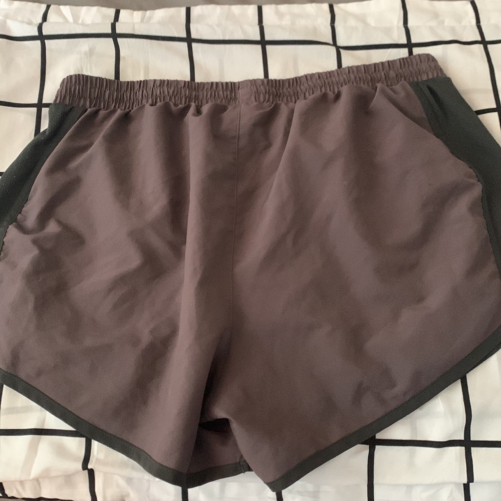Under Armour shorts - Picture 4 of 5